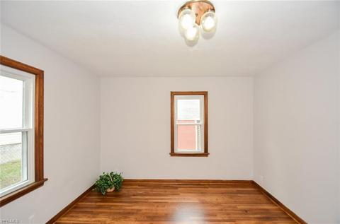 56 E Dartmore Ave, Akron, OH 44301 photo 17