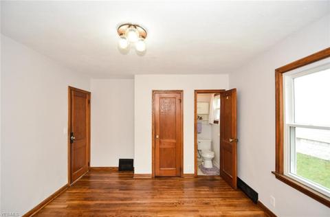 56 E Dartmore Ave, Akron, OH 44301 photo 14