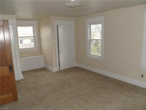 314 Sexton St, Struthers, OH 44471 photo 5