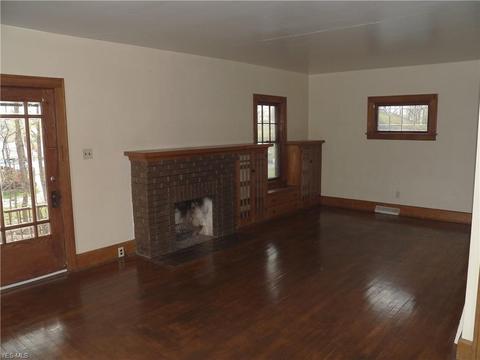 314 Sexton St, Struthers, OH 44471 photo 2