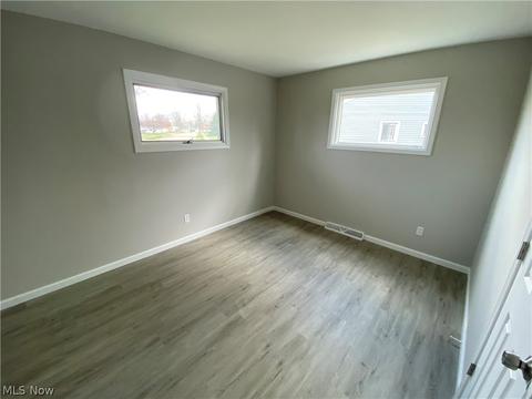 527 Willow Park Rd, Elyria, OH 44035 photo 16