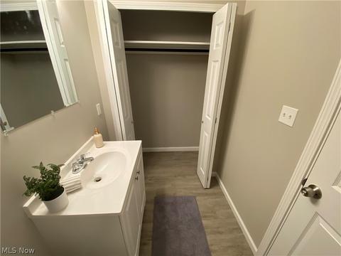 527 Willow Park Rd, Elyria, OH 44035 photo 13