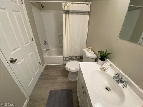527 Willow Park Rd, Elyria, OH 44035 photo 11