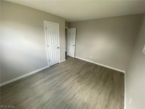 527 Willow Park Rd, Elyria, OH 44035 photo 17