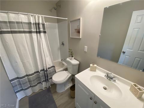 527 Willow Park Rd, Elyria, OH 44035 photo 7