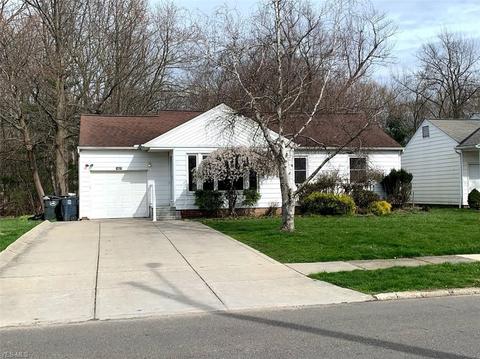1027 Learidge Rd, Lyndhurst, OH 44124 photo 2