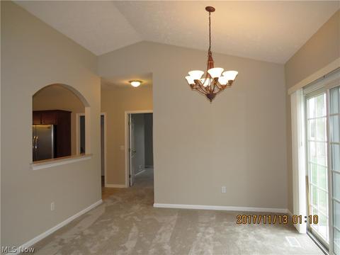 137 Arrow Ct, Elyria, OH 44035 photo 8
