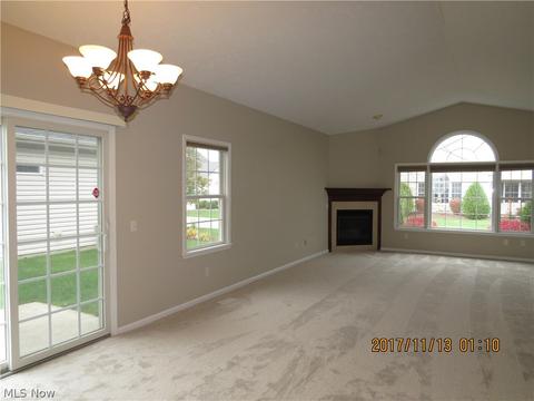 137 Arrow Ct, Elyria, OH 44035 photo 7