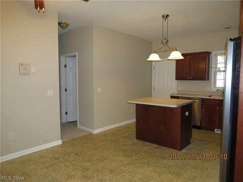 137 Arrow Ct, Elyria, OH 44035 photo 10