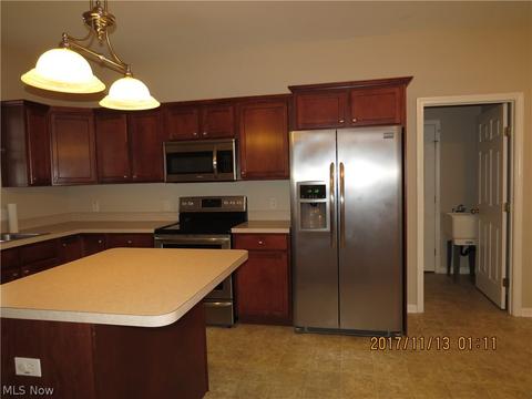 137 Arrow Ct, Elyria, OH 44035 photo 12