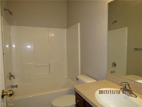 137 Arrow Ct, Elyria, OH 44035 photo 13