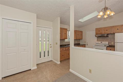 16245 Burrows Rd, Thompson, OH 44086 photo 4
