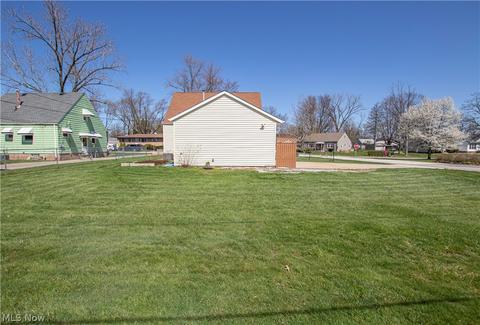 653 Longfellow Dr, Berea, OH 44017 photo 33