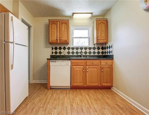 653 Longfellow Dr, Berea, OH 44017 photo 8