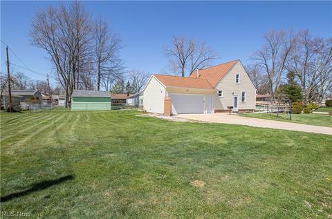 653 Longfellow Dr, Berea, OH 44017 photo 32