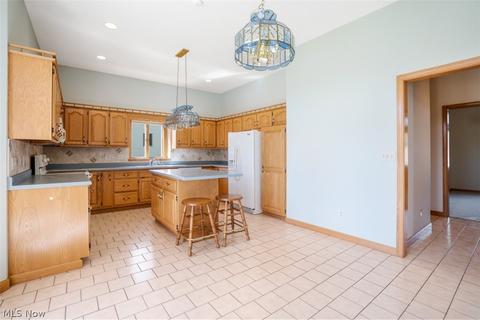 313 Deer Creek Dr, Struthers, OH 44471 photo 19