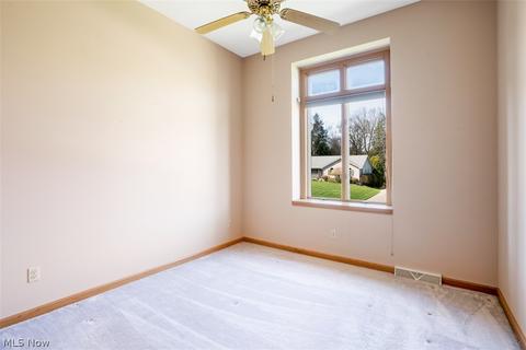 313 Deer Creek Dr, Struthers, OH 44471 photo 25