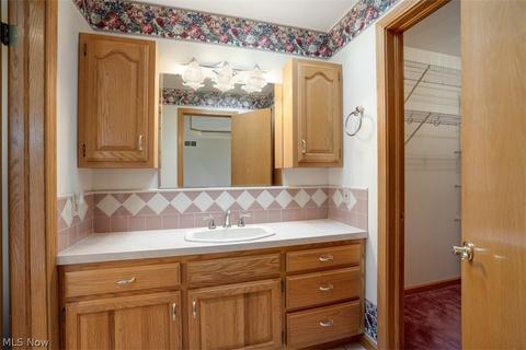 313 Deer Creek Dr, Struthers, OH 44471 photo 29