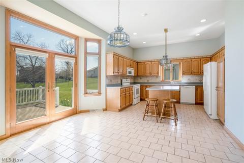313 Deer Creek Dr, Struthers, OH 44471 photo 4