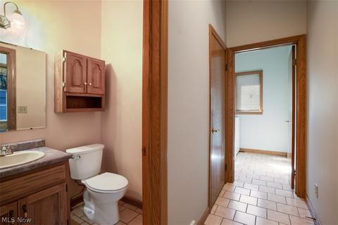313 Deer Creek Dr, Struthers, OH 44471 photo 23