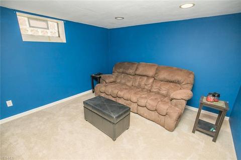 1125 Maple Dr, Parma, OH 44134 photo 30