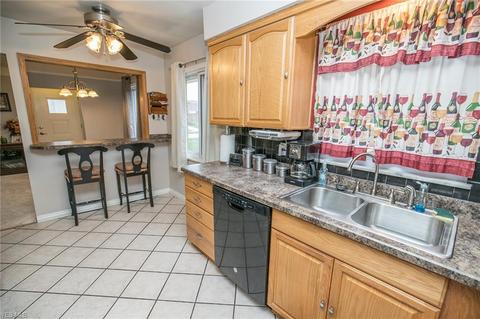 1125 Maple Dr, Parma, OH 44134 photo 12