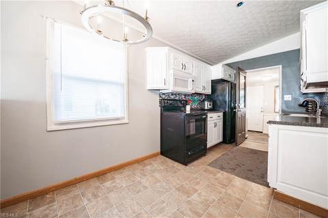 165 Boston Ave, Elyria, OH 44035 photo 6