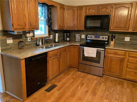 962 N Pasadena Ave, Elyria, OH 44035 photo 8