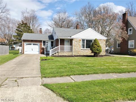 522 Allen Ave, Ashtabula, OH 44004 photo 2
