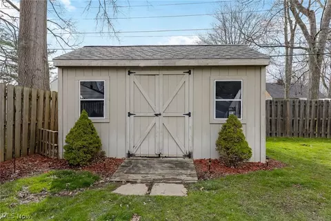 212 Beebe Ave, Elyria, OH 44035 photo 23