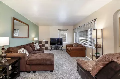 212 Beebe Ave, Elyria, OH 44035 photo 8