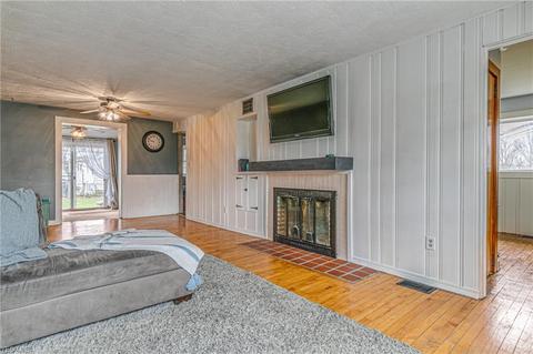 534 E 305th St, Willowick, OH 44095 photo 6