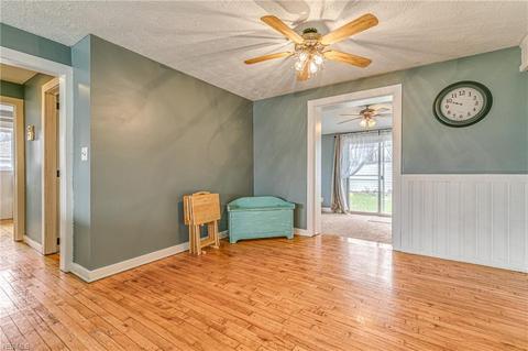 534 E 305th St, Willowick, OH 44095 photo 8