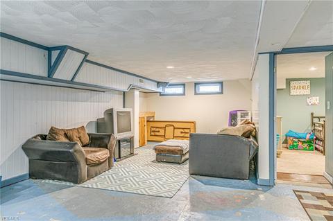 534 E 305th St, Willowick, OH 44095 photo 25