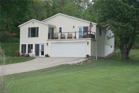 496 E Mohawk Dr, Malvern, OH 44644 photo 1