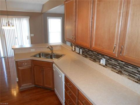 615 Rundle St, Lagrange, OH 44050 photo 8