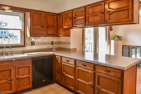 3452 Dunmore Ave NW, Canton, OH 44708 photo 6