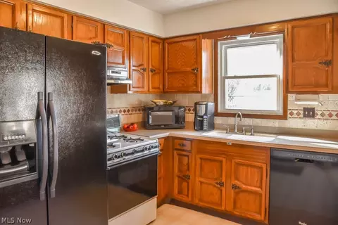 3452 Dunmore Ave NW, Canton, OH 44708 photo 5