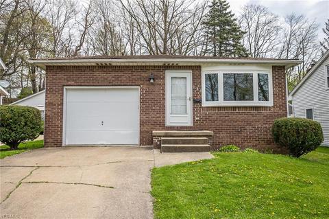 131 Summit St, Wadsworth, OH 44281 photo 1