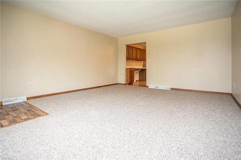 131 Summit St, Wadsworth, OH 44281 photo 4