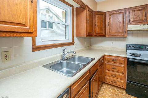 131 Summit St, Wadsworth, OH 44281 photo 11