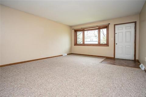 131 Summit St, Wadsworth, OH 44281 photo 2