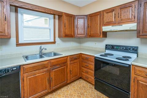 131 Summit St, Wadsworth, OH 44281 photo 12