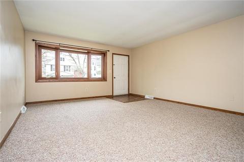 131 Summit St, Wadsworth, OH 44281 photo 3
