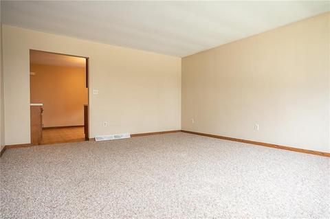 131 Summit St, Wadsworth, OH 44281 photo 5