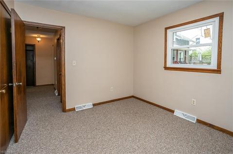131 Summit St, Wadsworth, OH 44281 photo 17