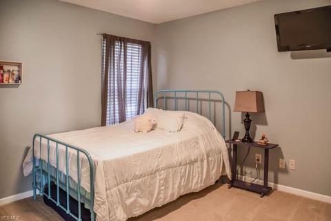 7052 Tidewater St NW, Canton, OH 44708 photo 21