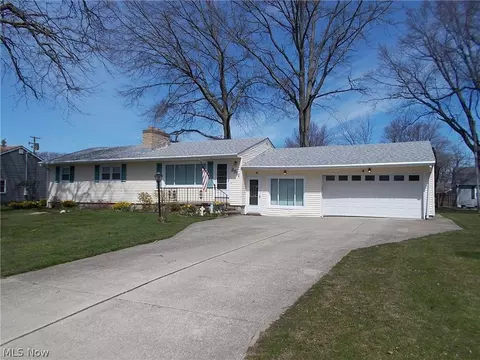 2511 Highland Cir, Ashtabula, OH 44004 photo 1