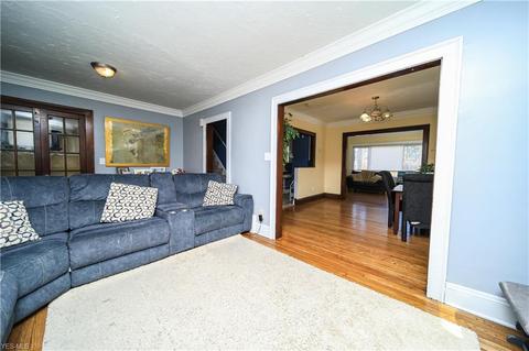 151 E 238th St, Euclid, OH 44123 photo 9