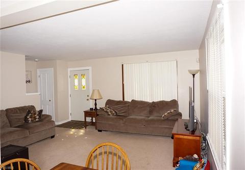 745 E 254 St, Euclid, OH 44132 photo 4